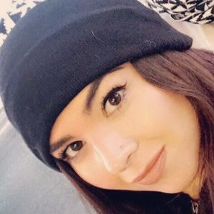 Meet your Posher, Rebecca